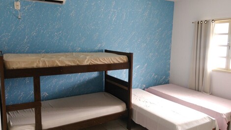 HOUSE 11 SUITES UP TO 53 PEOPLE, SWIMMING POOL, BARBECUE, TAPERAPUAN.