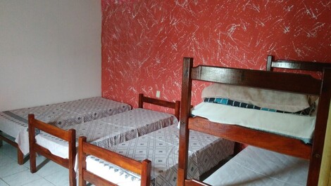 HOUSE 11 SUITES UP TO 53 PEOPLE, SWIMMING POOL, BARBECUE, TAPERAPUAN.