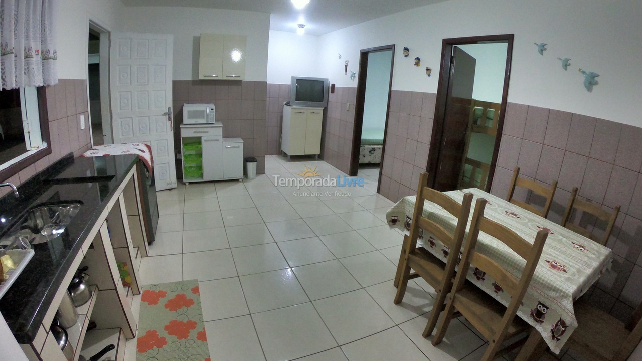 Casa para aluguel de temporada em Itapoá (Barra do Saí)