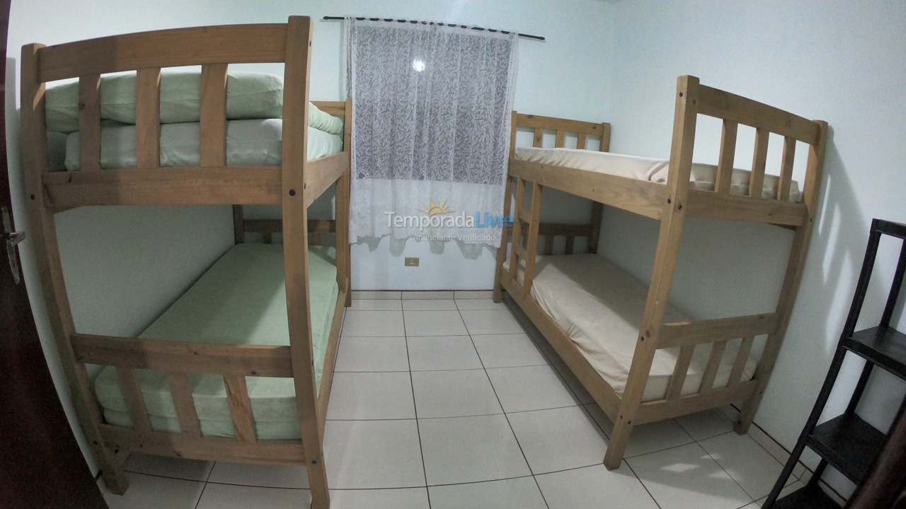 Casa para aluguel de temporada em Itapoá (Barra do Saí)