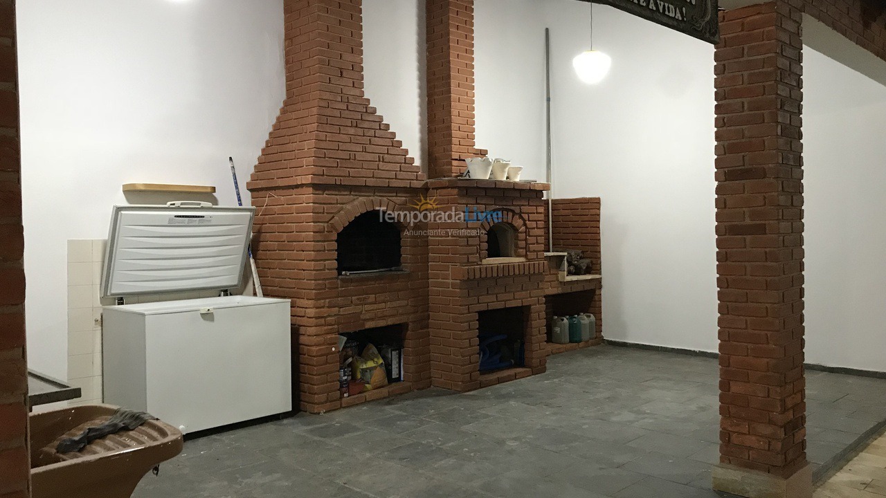 Casa para alquiler de vacaciones em Bertioga (Condominio Morada da Praia)