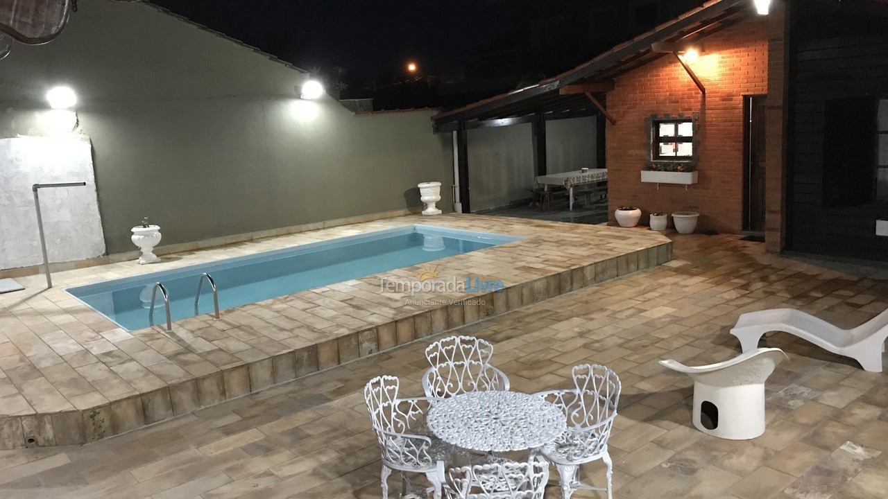 Casa para alquiler de vacaciones em Bertioga (Condominio Morada da Praia)