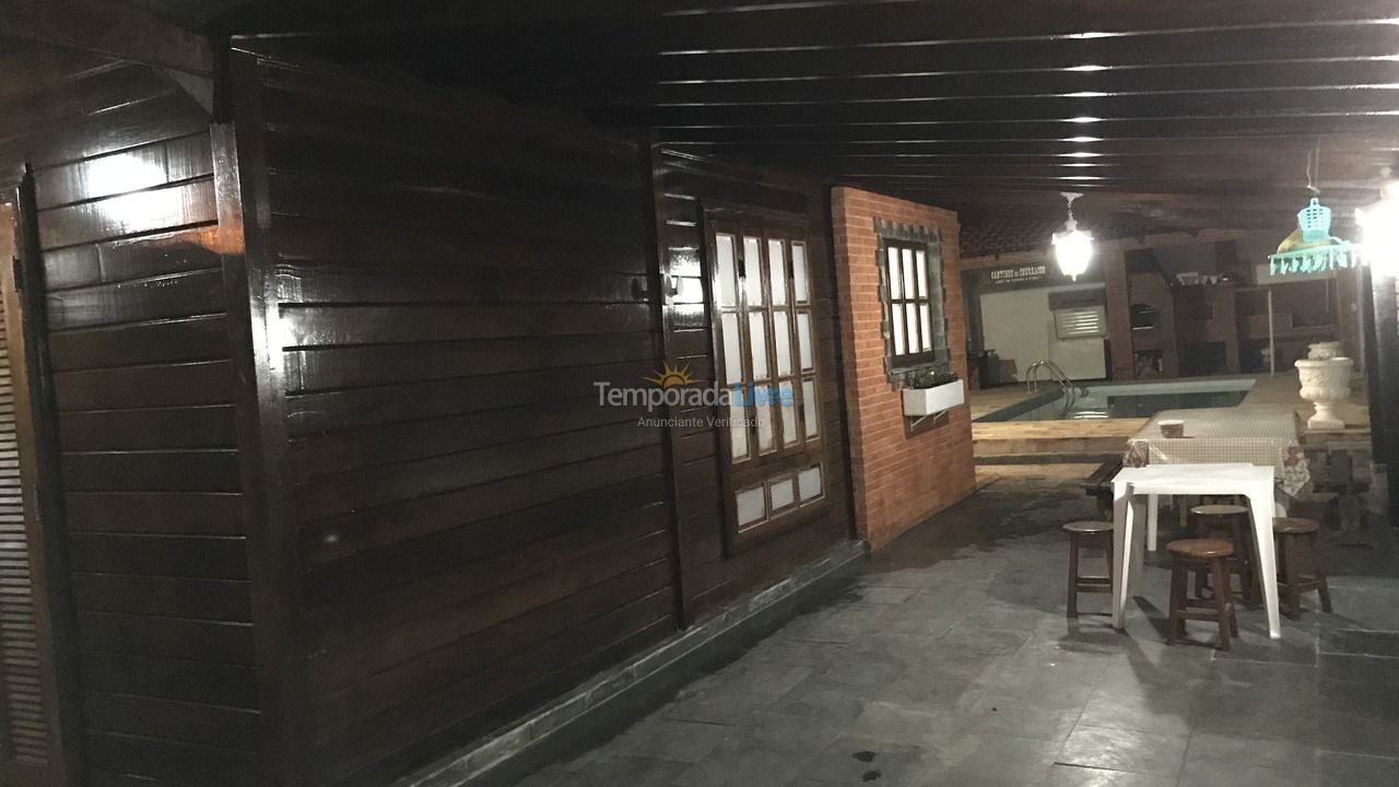 Casa para alquiler de vacaciones em Bertioga (Condominio Morada da Praia)