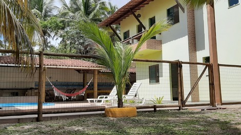 Casa en condominio PRAIA DE ACUIPE en ILHÉUS. CON PISCINA Y WIFI INT