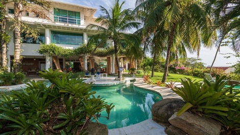 MAGNIFICA VILLA FINAMENTE DECORADA VISTA MAR - TEMPORADA E ANUAL