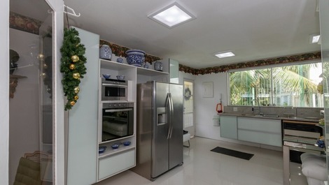 MAGNIFICA VILLA FINAMENTE DECORADA VISTA MAR - TEMPORADA E ANUAL