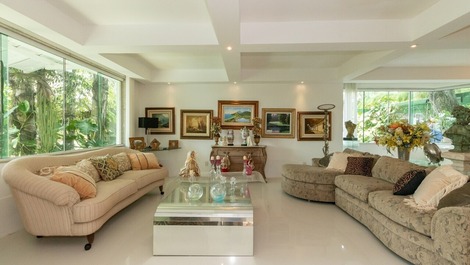 MAGNIFICA VILLA FINAMENTE DECORADA VISTA MAR - TEMPORADA E ANUAL