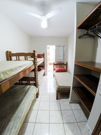 QUARTO DE SOLTEIRO COM 2 BELICHES E 1 CAMA DE SOLTEIRO
