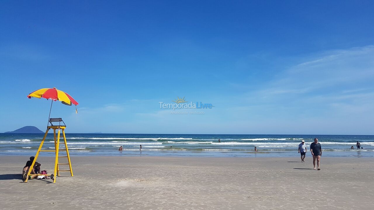 Casa para alquiler de vacaciones em Bertioga (Condominio Morada da Praia)