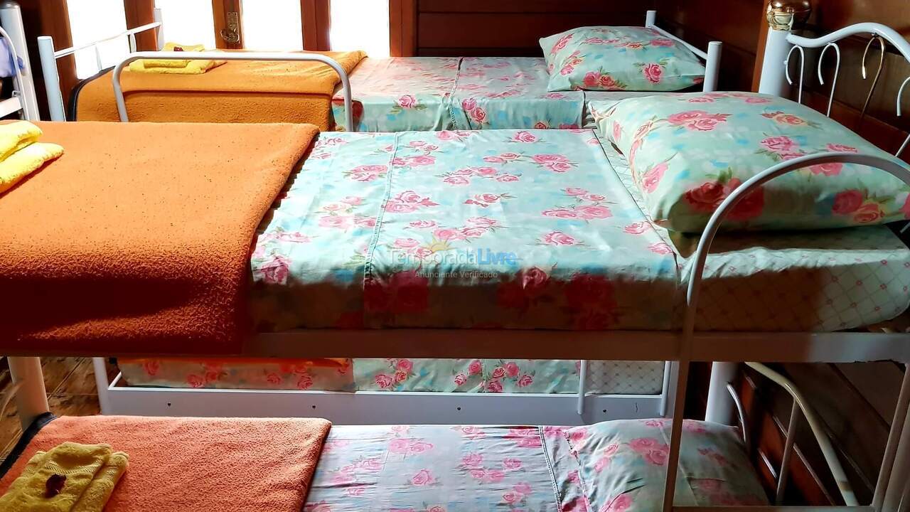 Granja para alquiler de vacaciones em Nazaré Paulista (Cuiabá)