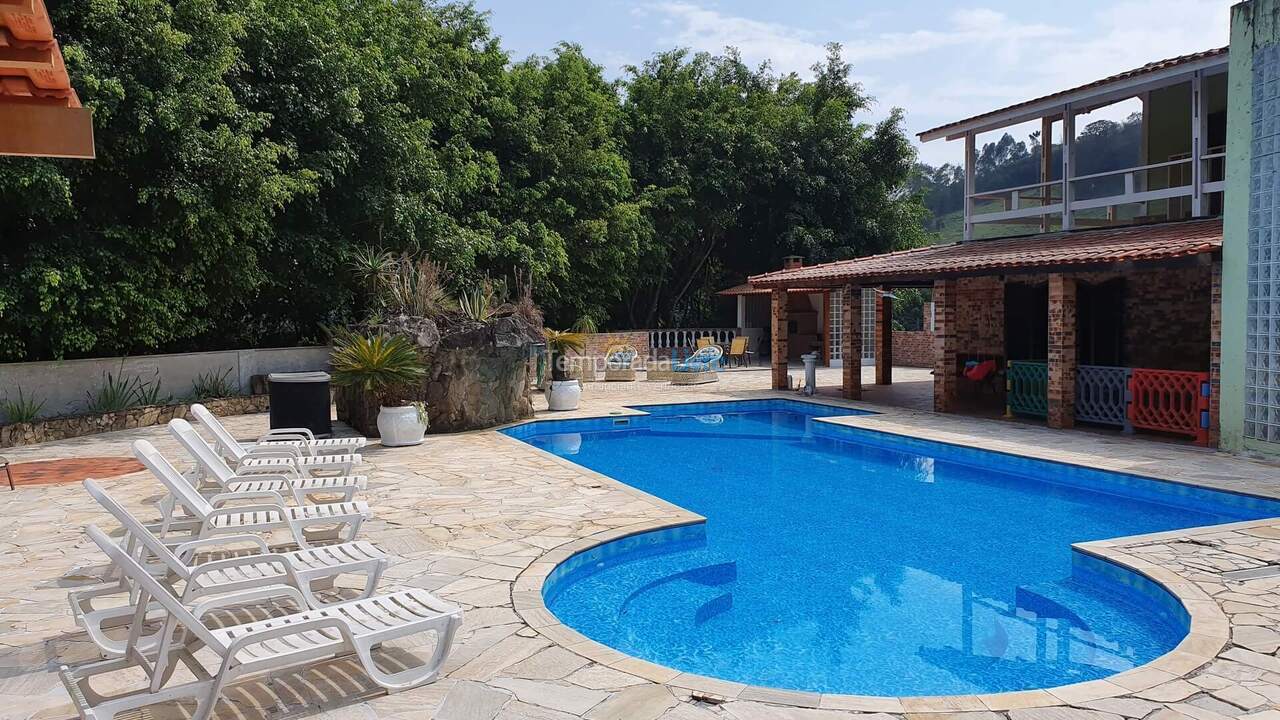 Granja para alquiler de vacaciones em Nazaré Paulista (Cuiabá)