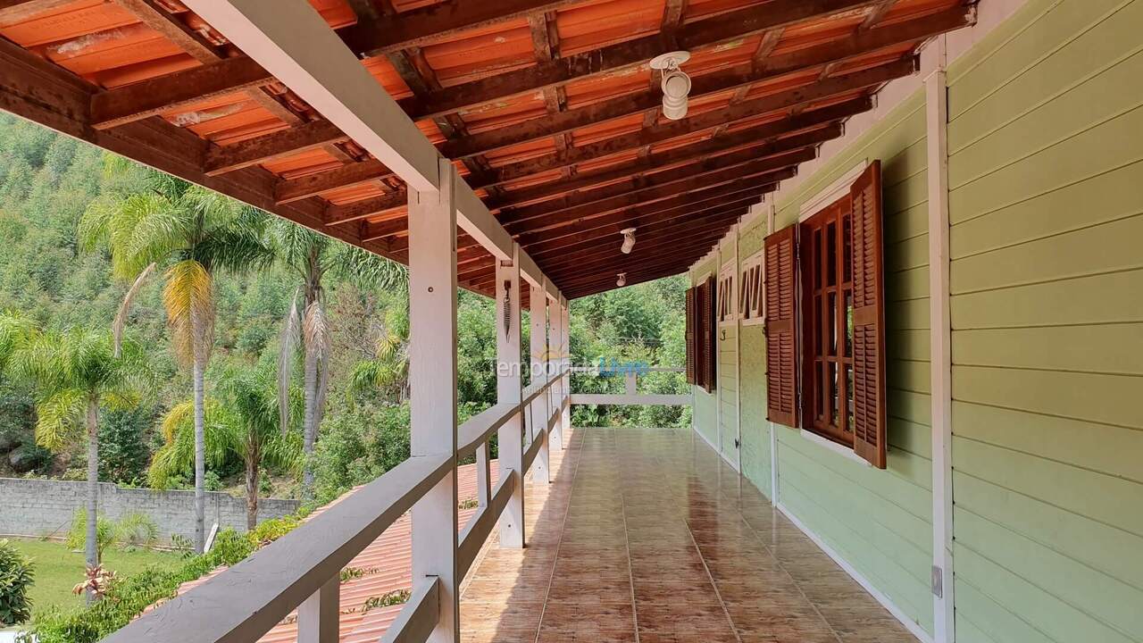 Granja para alquiler de vacaciones em Nazaré Paulista (Cuiabá)