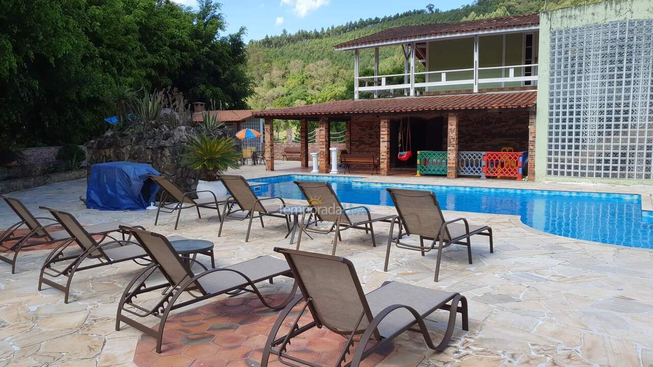 Granja para alquiler de vacaciones em Nazaré Paulista (Cuiabá)