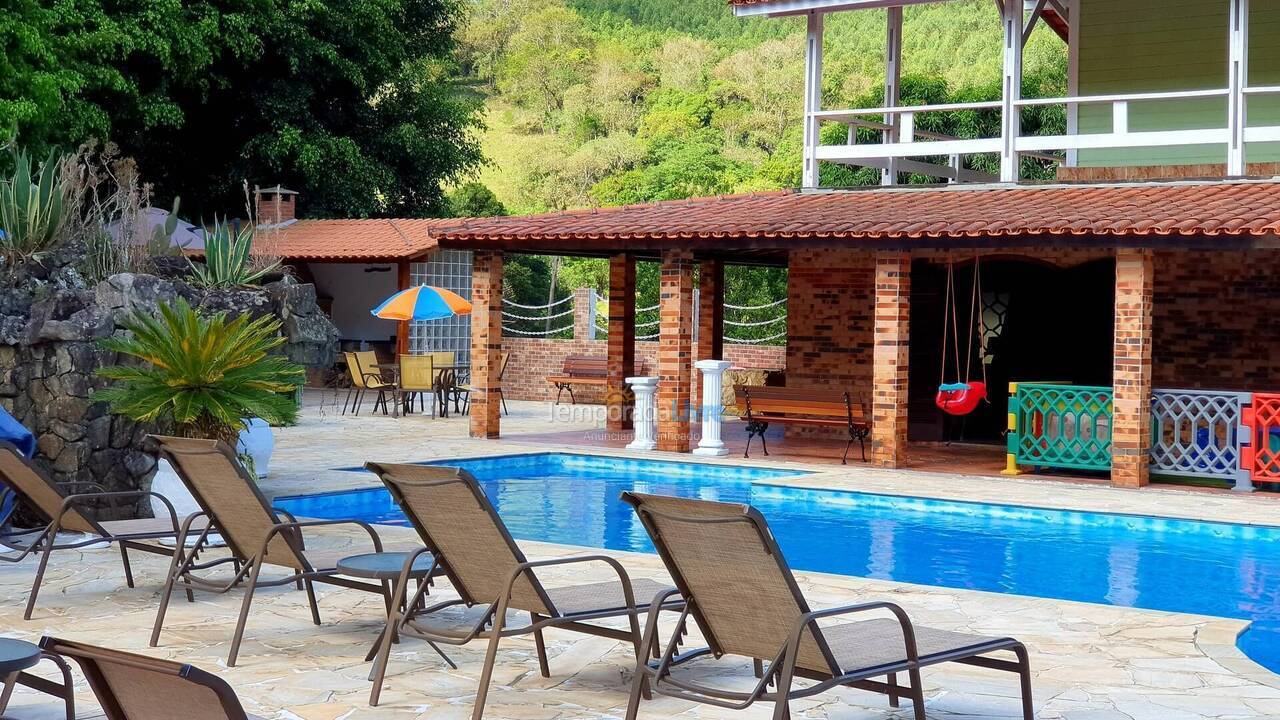 Granja para alquiler de vacaciones em Nazaré Paulista (Cuiabá)