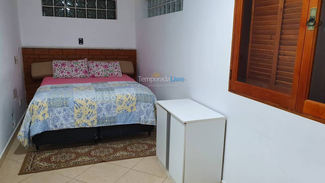 Granja para alquiler de vacaciones em Nazaré Paulista (Cuiabá)