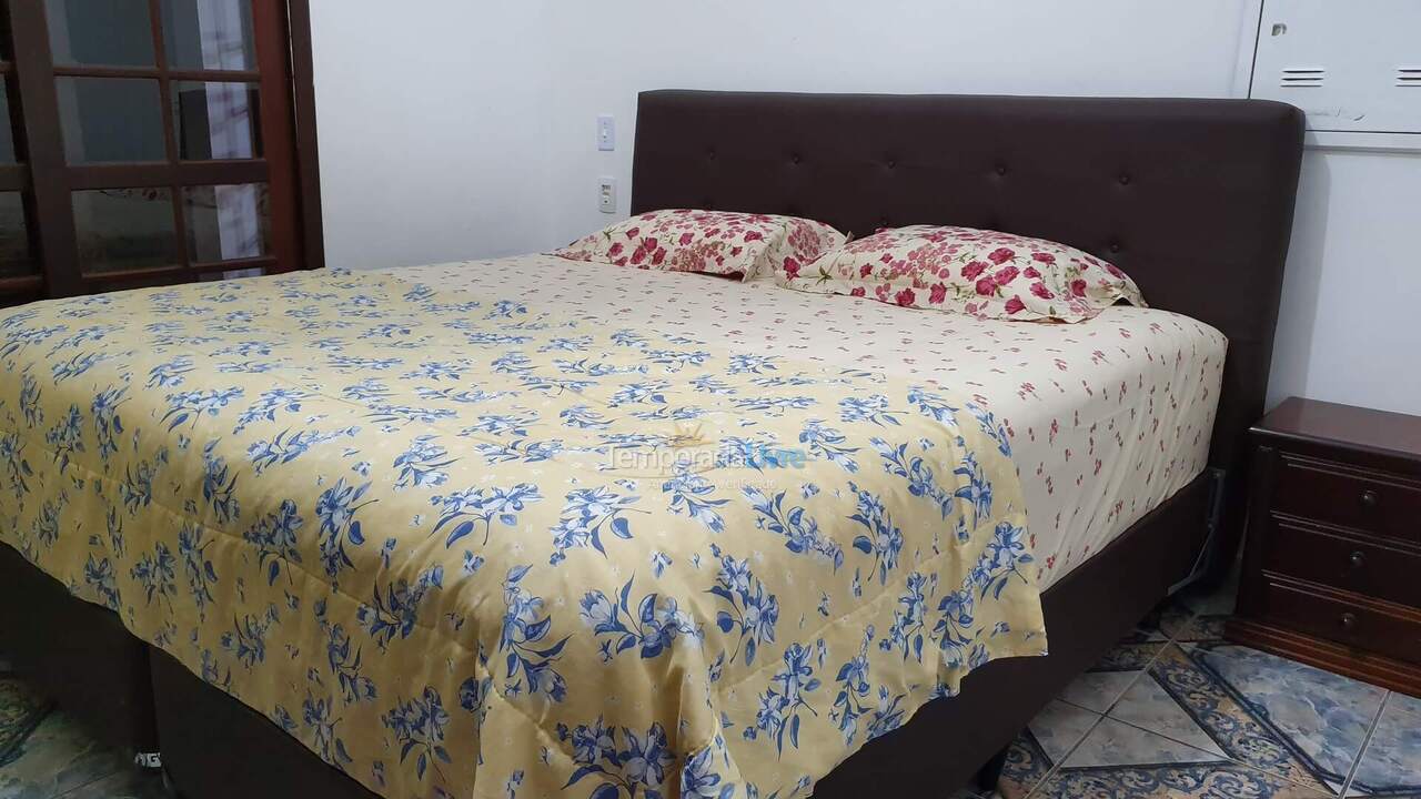 Granja para alquiler de vacaciones em Nazaré Paulista (Cuiabá)