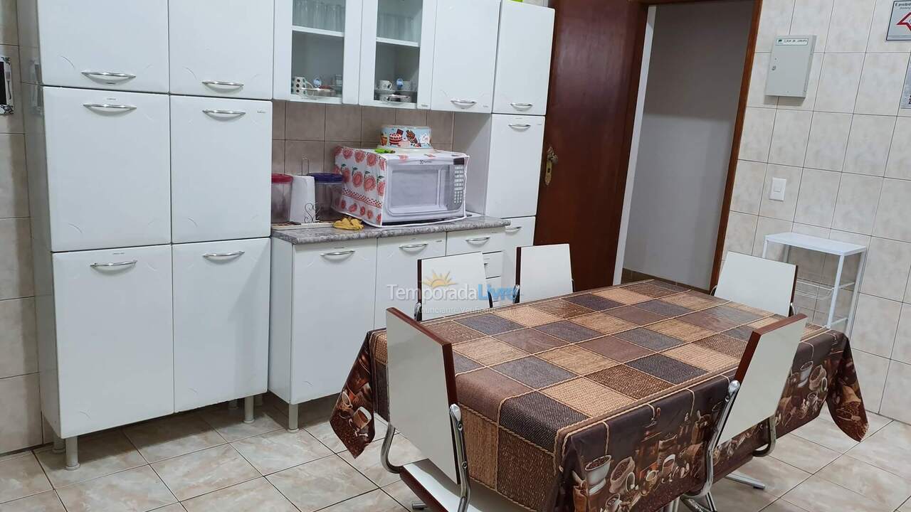Granja para alquiler de vacaciones em Nazaré Paulista (Cuiabá)