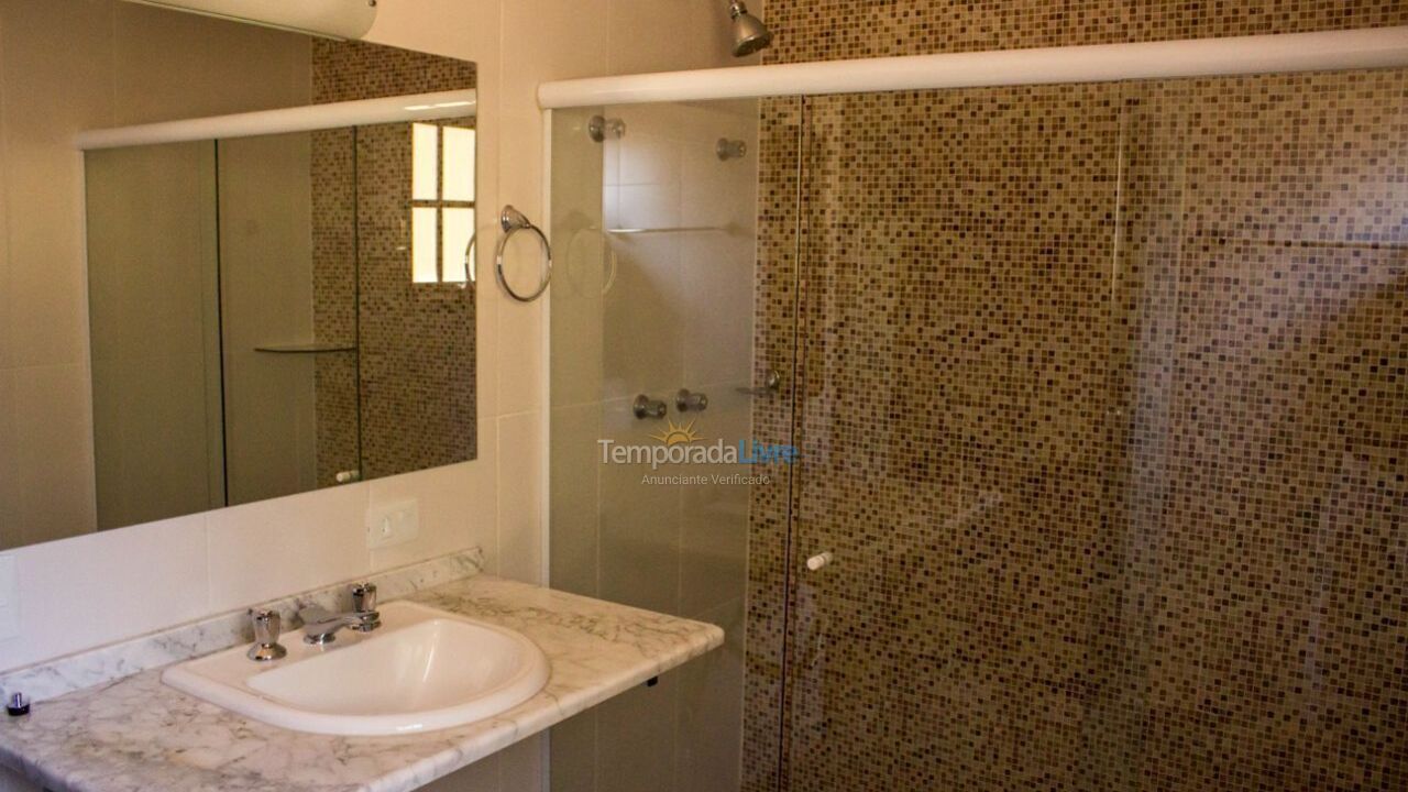 Casa para aluguel de temporada em Campos do Jordão (Condominio Umuarama)