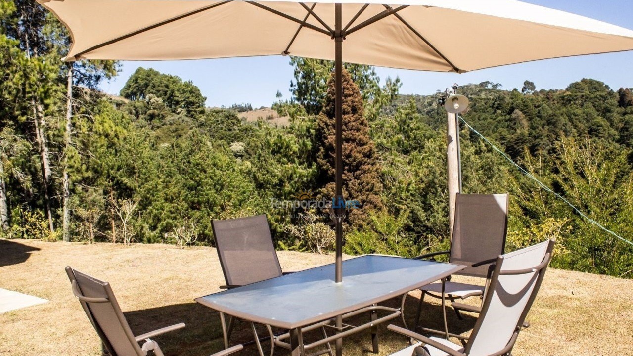 Casa para aluguel de temporada em Campos do Jordão (Condominio Umuarama)