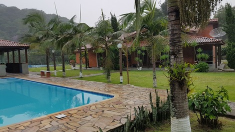 Chácara Nova vida para temporada em Itapecerica da Serra