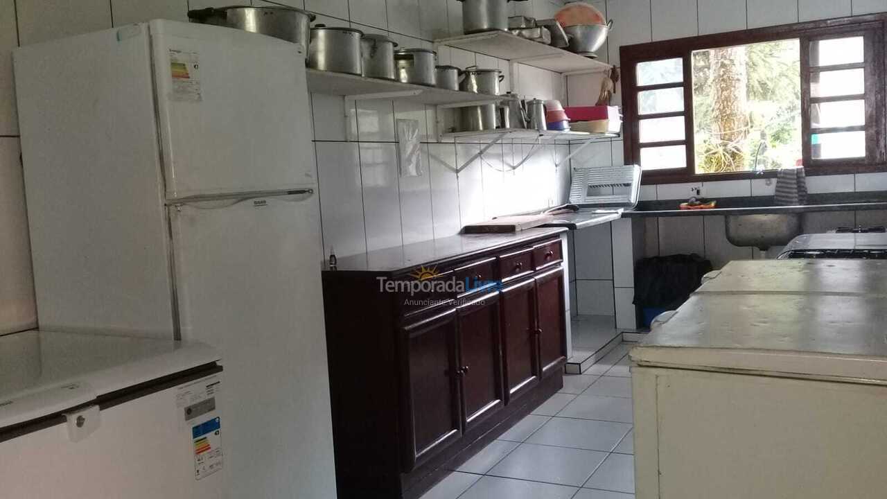 Chácara / sítio para aluguel de temporada em Itapecerica da Serra (Jd Petropolis)