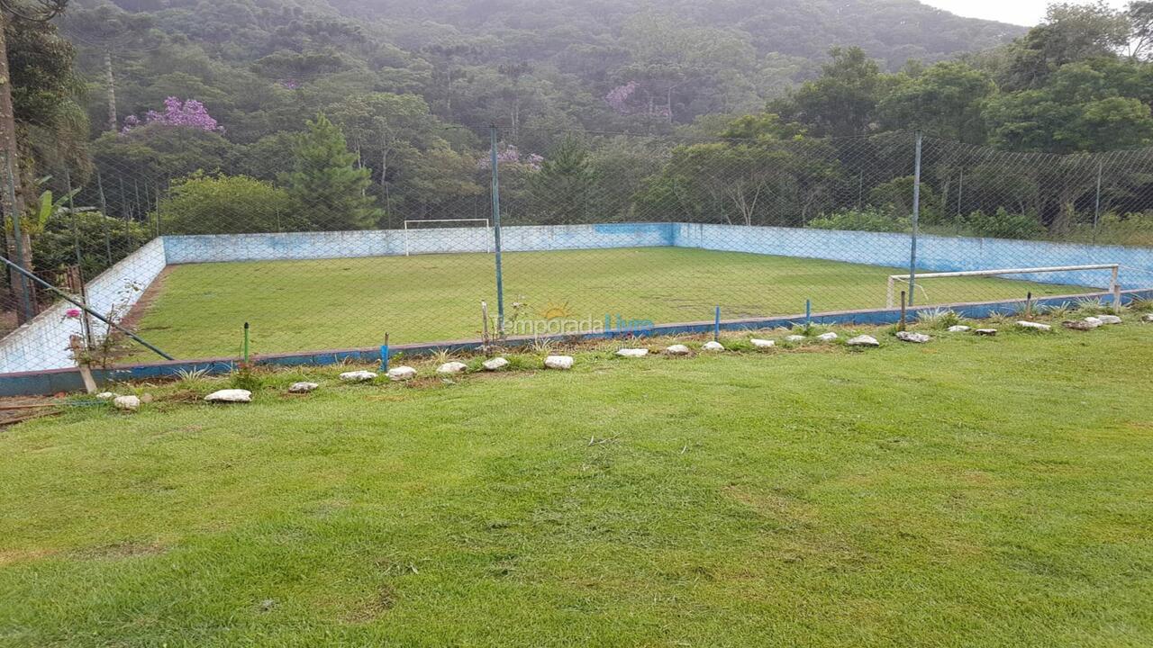 Chácara / sítio para aluguel de temporada em Itapecerica da Serra (Jd Petropolis)