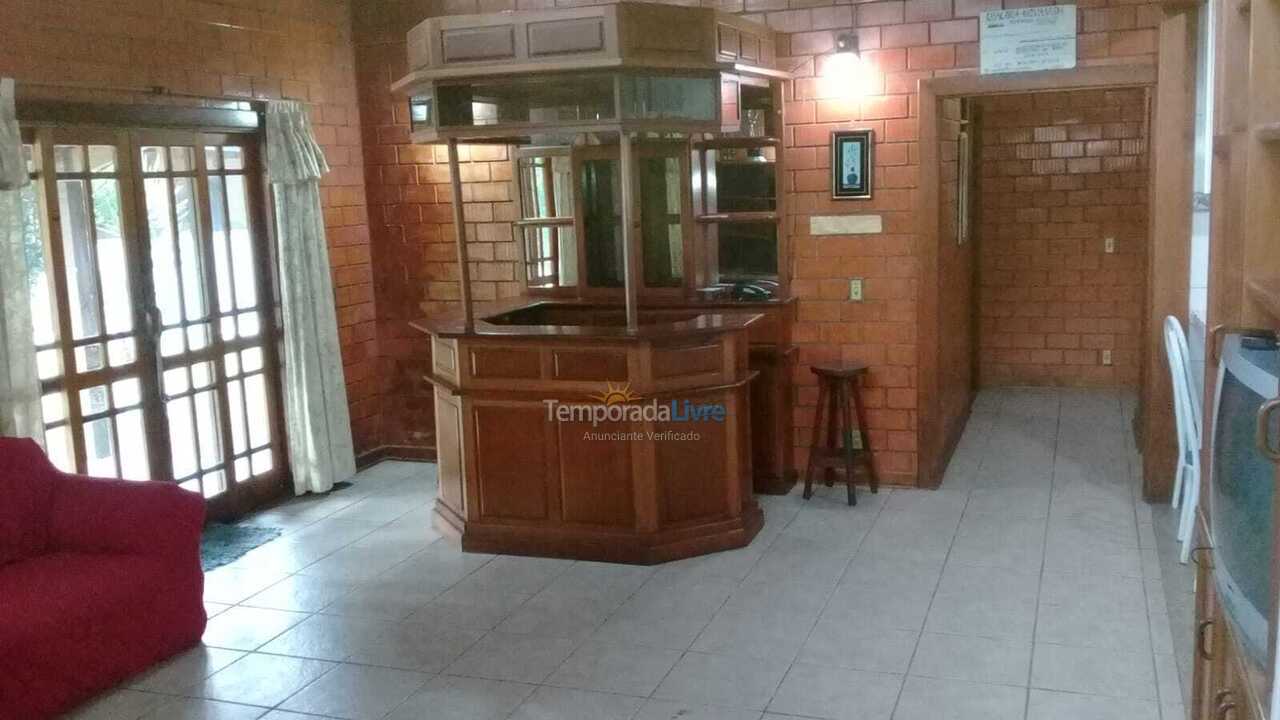 Chácara / sítio para aluguel de temporada em Itapecerica da Serra (Jd Petropolis)