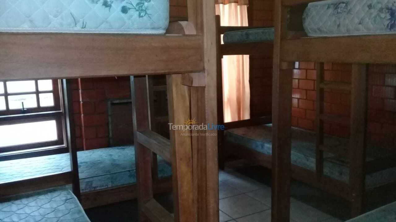 Chácara / sítio para aluguel de temporada em Itapecerica da Serra (Jd Petropolis)