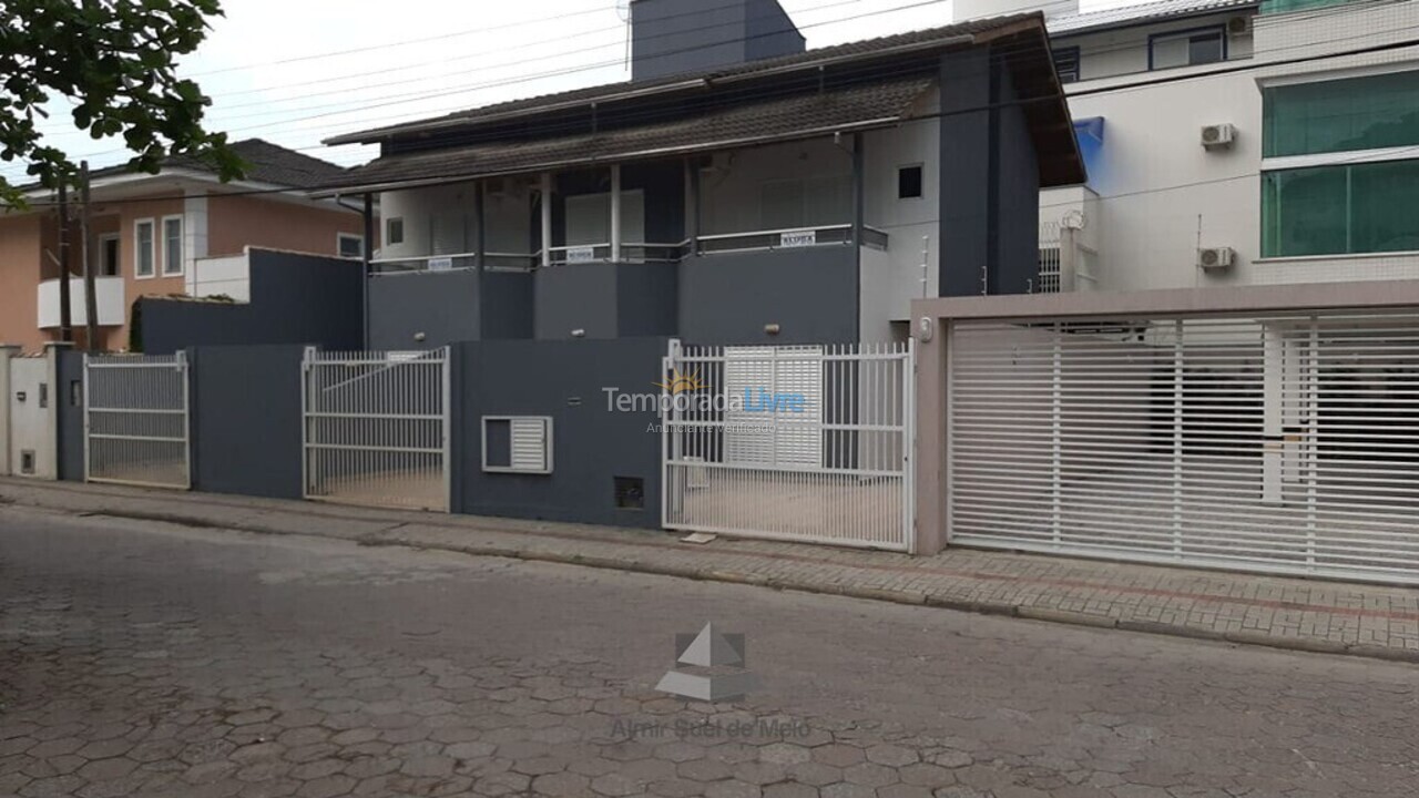 Casa para alquiler de vacaciones em Bombinhas (Praia de Bombas)