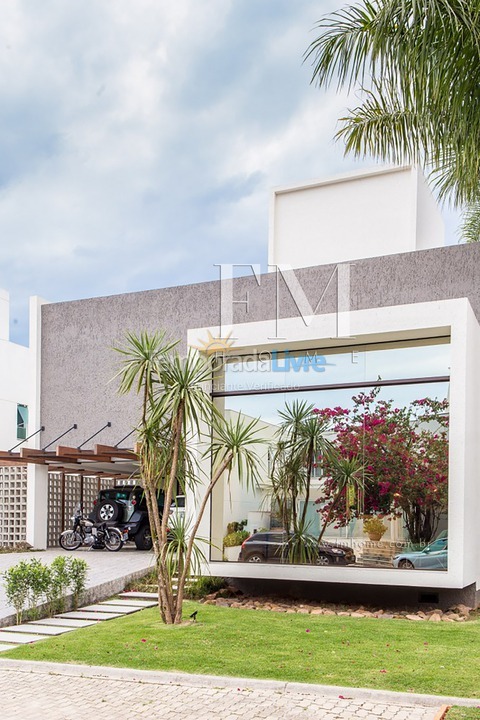 Casa para aluguel de temporada em Florianópolis (Jurere Tradicional)