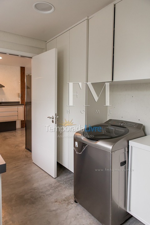 Casa para aluguel de temporada em Florianópolis (Jurere Tradicional)