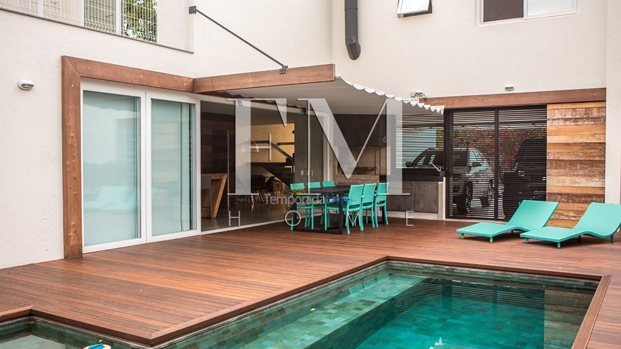 Casa para aluguel de temporada em Florianópolis (Jurere Tradicional)