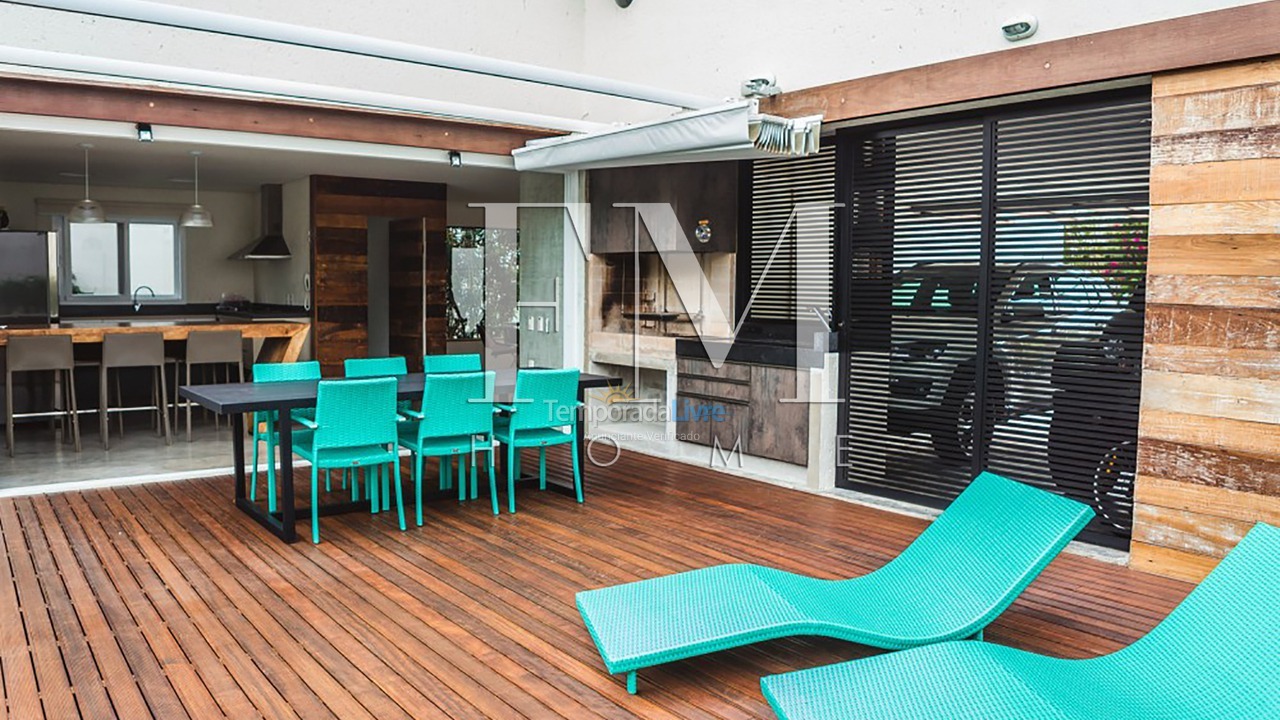 Casa para aluguel de temporada em Florianópolis (Jurere Tradicional)