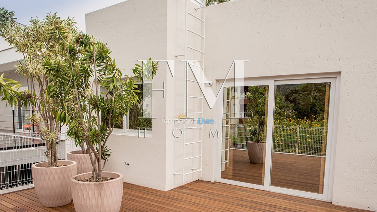 Casa para aluguel de temporada em Florianópolis (Jurere Tradicional)