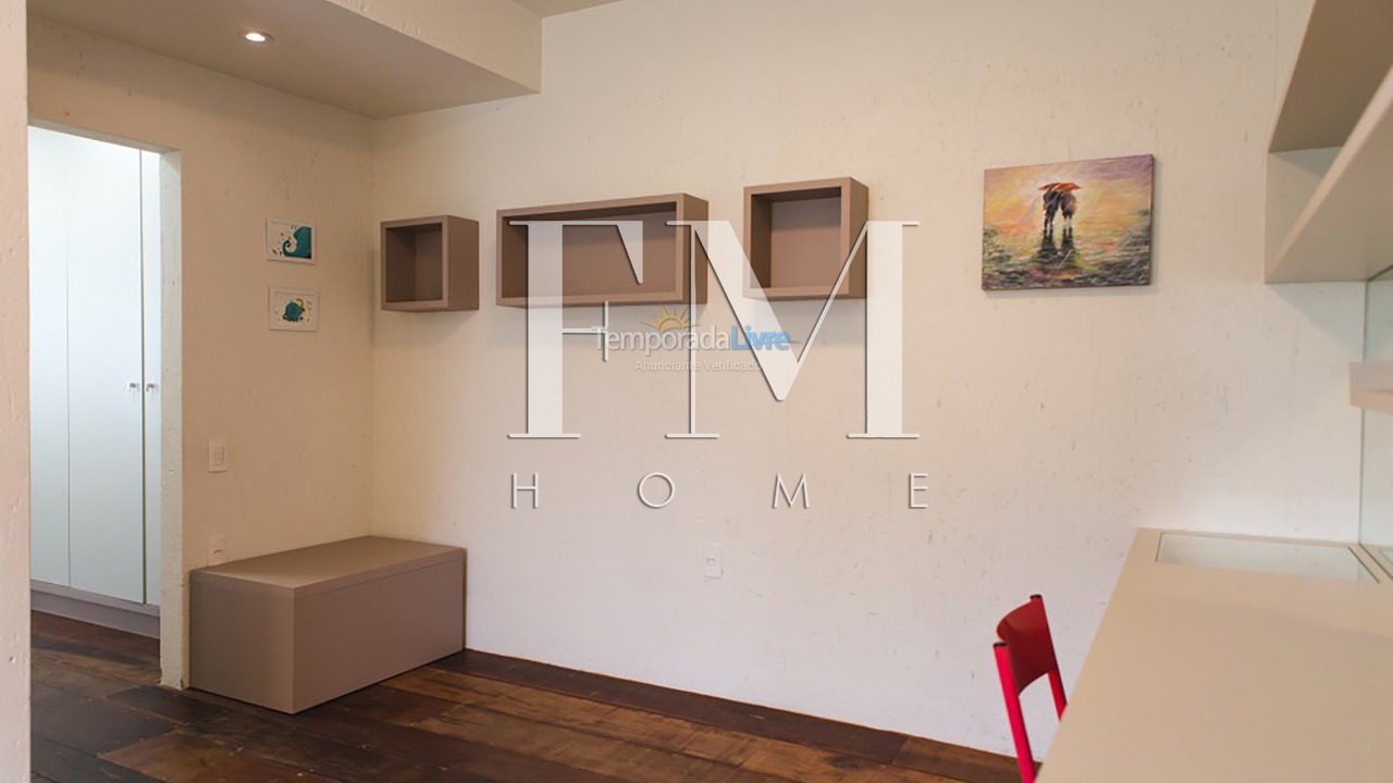 Casa para aluguel de temporada em Florianópolis (Jurere Tradicional)