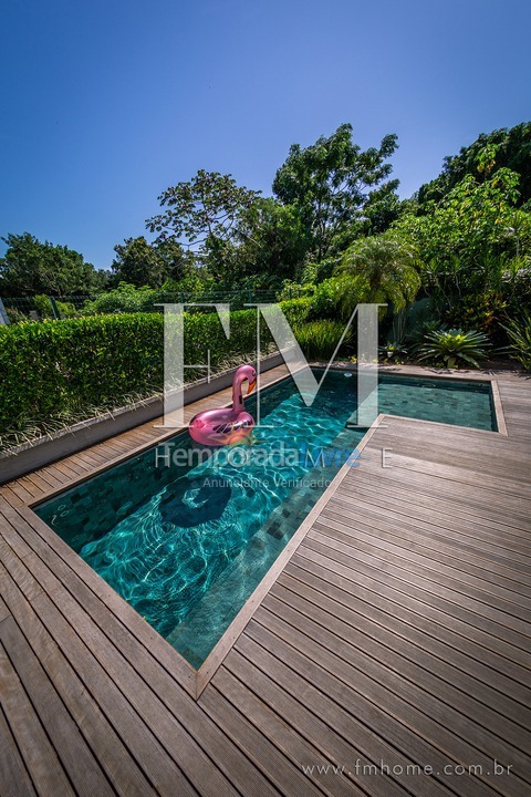 Casa para aluguel de temporada em Florianópolis (Jurere Tradicional)