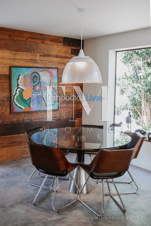 Casa para aluguel de temporada em Florianópolis (Jurere Tradicional)