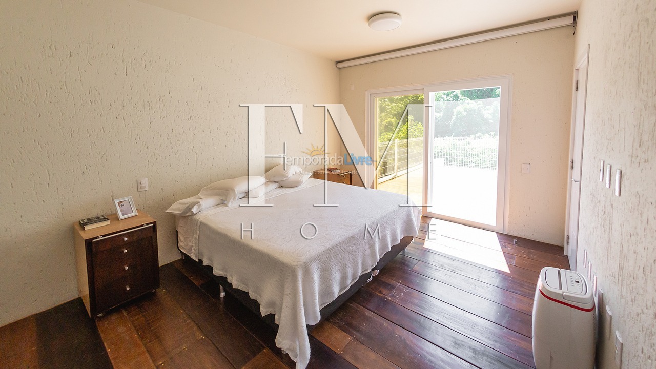 Casa para aluguel de temporada em Florianópolis (Jurere Tradicional)