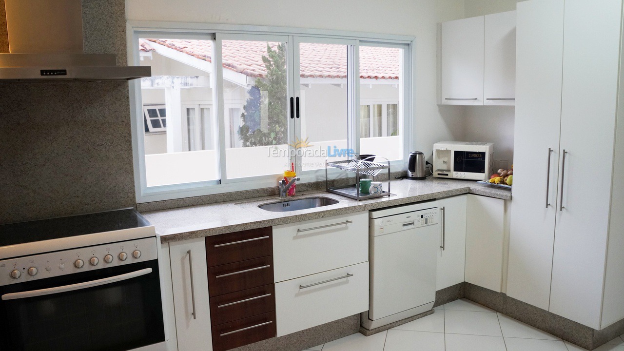 Casa para aluguel de temporada em Florianopolis (Jurerê Internacional)
