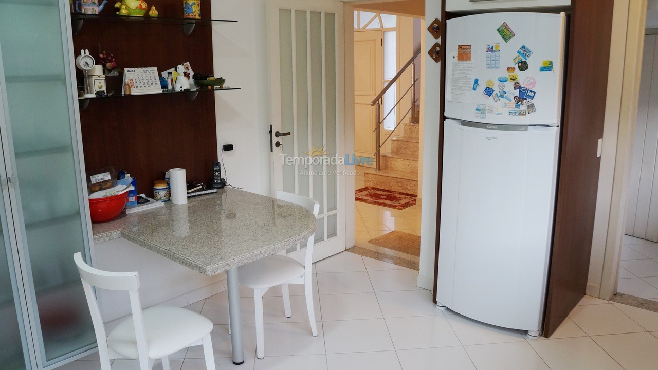 Casa para aluguel de temporada em Florianopolis (Jurerê Internacional)