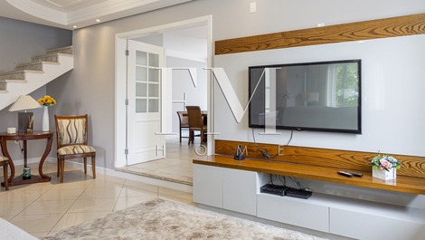 Perfect Escape! Casa con 5 habitaciones en Jurerê Internacional