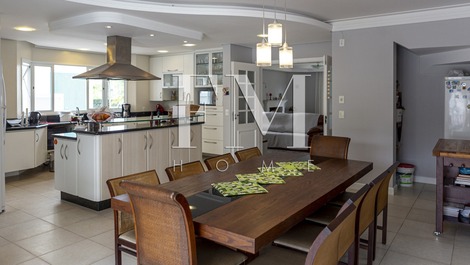 Perfect Escape! Casa con 5 habitaciones en Jurerê Internacional