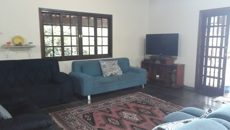 Rancho Maringa II - Atibaia - c/ WIFI - 04 quartos sendo 2 suítes 5 WC