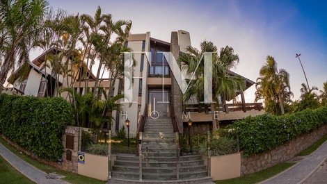 Frente a la playa! Casa frente al mar en Jurerê Internacional