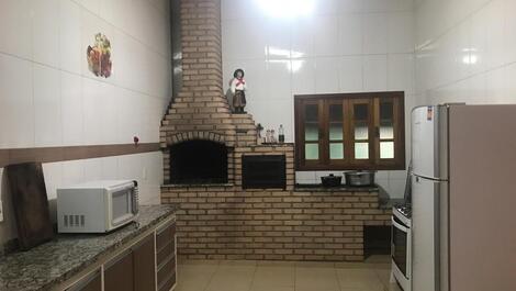 COZINHA COM CHURRASQUEIRA