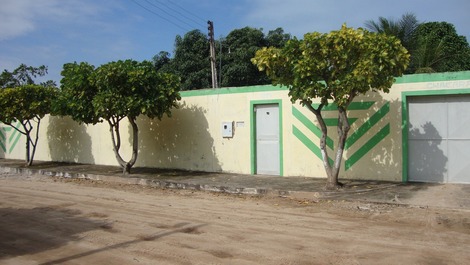 French beach house with 13 rooms (capacity for 45 people)