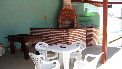 French beach house with 13 rooms (capacity for 45 people)