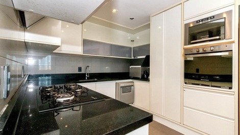 SOFISTICADA MANSION JOA/JOATINGA CERCA DE LA PLAYA!!