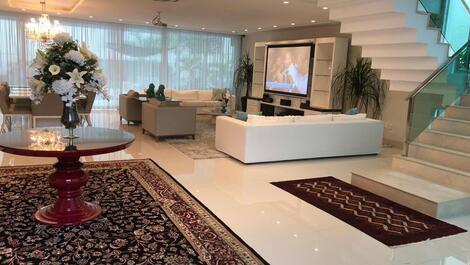 DEL LAGO, SOPHISTICATED MANSION VERY WELL ASSEMBLED AND DECORATED! TB MONTHLY!