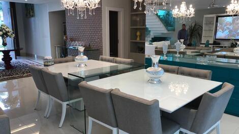 DEL LAGO, SOPHISTICATED MANSION VERY WELL ASSEMBLED AND DECORATED! TB MONTHLY!